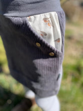 Lade das Bild in den Galerie-Viewer, Bio Breidcord Rock Grau Rotkehlchen mit oder ohne Haarband