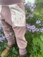Lade das Bild in den Galerie-Viewer, CORDNICKY-HOSE ALTROSA KÄFERLINGE