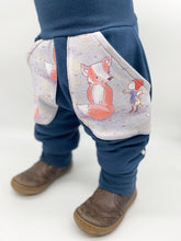 Lade das Bild in den Galerie-Viewer, SWEAT-HOSE BLAU FUCHS UND WICHTEL
