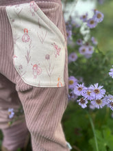 Lade das Bild in den Galerie-Viewer, CORDNICKY-HOSE ALTROSA KÄFERLINGE