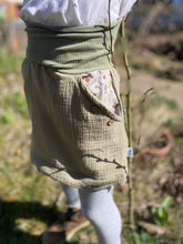 Lade das Bild in den Galerie-Viewer, Musselin Rock Salbei glückliche Hühner mit oder ohne Haarband