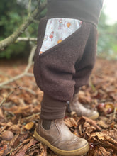 Lade das Bild in den Galerie-Viewer, WOLLWALK-HOSE BRAUN HERBSTWICHTEL