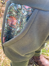 Lade das Bild in den Galerie-Viewer, SWEAT-HOSE Khaki Siebenschläfer Mitwachsend