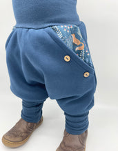 Lade das Bild in den Galerie-Viewer, SWEAT-HOSE BLAU FUCHS BLÄTTER