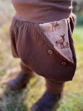 Lade das Bild in den Galerie-Viewer, MUSSELIN-HOSE Braun Rehfamilie