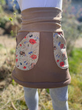 Lade das Bild in den Galerie-Viewer, Sweat Rock Haselnuss Reh im Mohn mit oder ohne Haarband