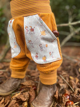 Lade das Bild in den Galerie-Viewer, CORDNICKY-HOSE SENFGELB HERBSTWICHTEL