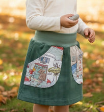 Lade das Bild in den Galerie-Viewer, Rock für Kinder Cord Mint mit Wichtelwelt Taschen