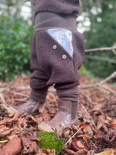 Lade das Bild in den Galerie-Viewer, WOLLWALK-HOSE BRAUN HERBSTWICHTEL