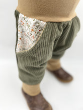 Lade das Bild in den Galerie-Viewer, Hose für Kinder und Babys Cord Khaki mit Blümchen Taschen