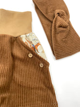 Lade das Bild in den Galerie-Viewer, Bio Breidcord Rock Hellbraun/Beige Fuchsliebe mit oder ohne Haarband