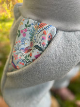 Lade das Bild in den Galerie-Viewer, WOLLWALK-HOSE Mint Vögel Taschen Kniepatches