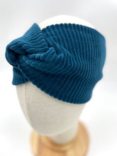 Lade das Bild in den Galerie-Viewer, Bio Cord Rock Damen Meeresblau mit Blumen Taschen mit oder ohne Haarband