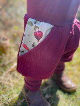 Lade das Bild in den Galerie-Viewer, MUSSELIN-HOSE Beere Rotebete