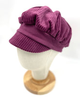 Lade das Bild in den Galerie-Viewer, Michel Mütze Ballonmütze Cord Beere