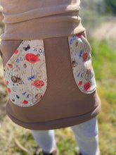 Lade das Bild in den Galerie-Viewer, Sweat Rock Haselnuss Reh im Mohn mit oder ohne Haarband