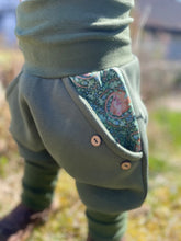 Lade das Bild in den Galerie-Viewer, SWEAT-HOSE Khaki Siebenschläfer Mitwachsend