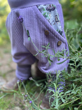 Lade das Bild in den Galerie-Viewer, CORDNICKY-H0SE CORD Lavendel Holunder Elfe