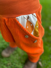 Lade das Bild in den Galerie-Viewer, CORDNICKY-H0SE Rost Birnenkompott Taschen Mitwachsend