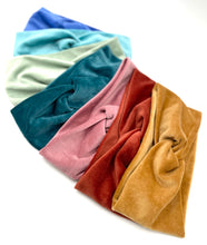 Lade das Bild in den Galerie-Viewer, Haarband aus Samt in Mint für Damen & Kinder