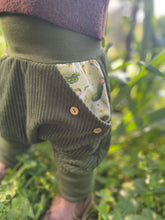 Lade das Bild in den Galerie-Viewer, CORDNICKY-H0SE CORD Khaki Gemüse Gurke Mais