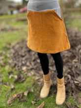 Lade das Bild in den Galerie-Viewer, Bio Cord Rock Damen Senfgelb/Grau Taschen mit oder ohne Haarband