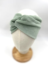Lade das Bild in den Galerie-Viewer, Haarband aus Samt in Mint für Damen & Kinder