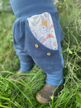 Lade das Bild in den Galerie-Viewer, CORDNICKY-H0SE CORD Blau Gruselwusel