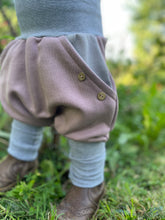 Lade das Bild in den Galerie-Viewer, BIO SOFT SWEAT HOSE Altrosa/Grau Uni Taschen Mitwachsend