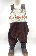 Lade das Bild in den Galerie-Viewer, Schlupf- Latzhose Bio Breitcordnicky Braun Bertie Pomm Zwerg Mitwachsend