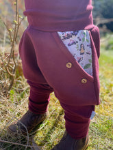 Lade das Bild in den Galerie-Viewer, SWEAT-HOSE Beere Holunder Elfen Mitwachsend