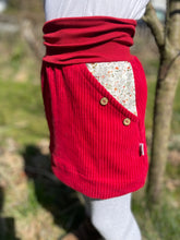 Lade das Bild in den Galerie-Viewer, Bio Breidcord Rock Rot Blümchen mit oder ohne Haarband