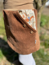 Lade das Bild in den Galerie-Viewer, Bio Breidcord Rock Hellbraun/Beige Fuchsliebe mit oder ohne Haarband