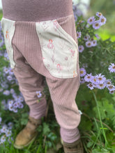 Lade das Bild in den Galerie-Viewer, CORDNICKY-HOSE ALTROSA KÄFERLINGE