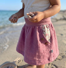 Lade das Bild in den Galerie-Viewer, Musselin Rock Altrosa Klee Blumen mit oder ohne Haarband