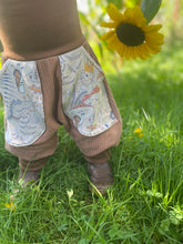 Lade das Bild in den Galerie-Viewer, CORDNICKY-H0SE CORD Haselnuss Gruselwusel