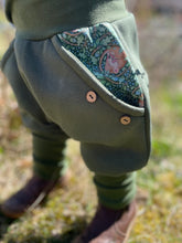 Lade das Bild in den Galerie-Viewer, SWEAT-HOSE Khaki Siebenschläfer Mitwachsend