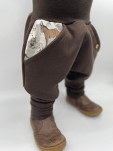 Lade das Bild in den Galerie-Viewer, SWEAT-HOSE BRAUN ESEL FAMILIE