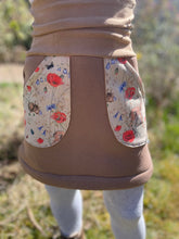 Lade das Bild in den Galerie-Viewer, Sweat Rock Haselnuss Reh im Mohn mit oder ohne Haarband