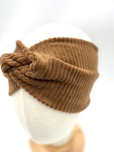 Lade das Bild in den Galerie-Viewer, Bio Cord Rock Damen Hellbraun/Braun Blümchen Taschen mit oder ohne Haarband