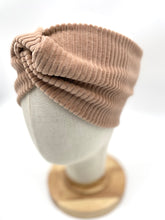 Lade das Bild in den Galerie-Viewer, Bio Cord Rock Damen Haselnuss Siebenschläfer Taschen mit oder ohne Haarband