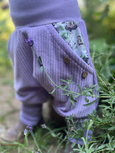 Lade das Bild in den Galerie-Viewer, CORDNICKY-H0SE CORD Lavendel Holunder Elfe