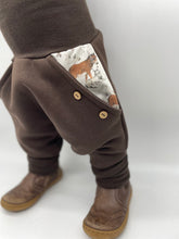 Lade das Bild in den Galerie-Viewer, SWEAT-HOSE BRAUN ESEL FAMILIE