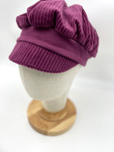 Lade das Bild in den Galerie-Viewer, Michel Mütze Ballonmütze Cord Beere