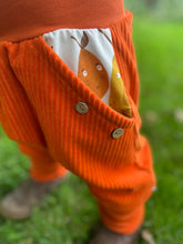 Lade das Bild in den Galerie-Viewer, CORDNICKY-H0SE Rost Birnenkompott Taschen Mitwachsend