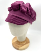 Lade das Bild in den Galerie-Viewer, Michel Mütze Ballonmütze Cord Beere