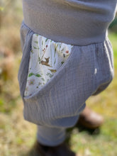 Lade das Bild in den Galerie-Viewer, MUSSELIN-HOSE Grau Reh