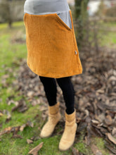 Lade das Bild in den Galerie-Viewer, Bio Cord Rock Damen Senfgelb/Grau Taschen mit oder ohne Haarband