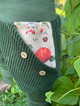 Lade das Bild in den Galerie-Viewer, CORDNICKY-H0SE CORD Waldgrün Kürbis Zwerg