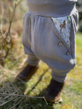 Lade das Bild in den Galerie-Viewer, MUSSELIN-HOSE Grau Reh